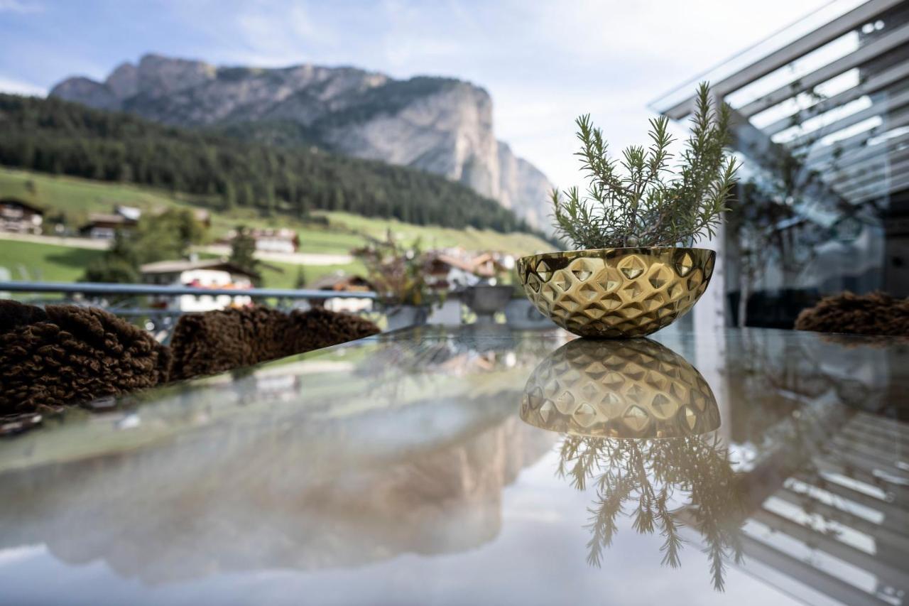 Hotel Acadia - Adults Mountain Home Selva di Val Gardena Zewnętrze zdjęcie