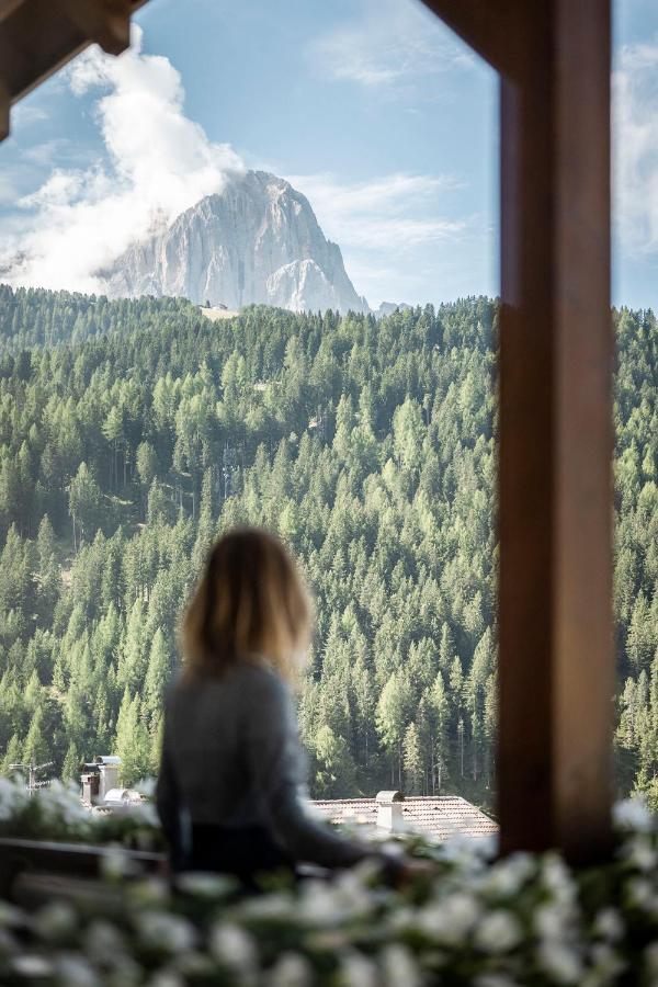 Hotel Acadia - Adults Mountain Home Selva di Val Gardena Zewnętrze zdjęcie